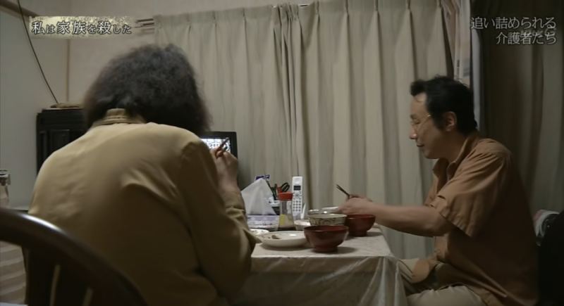 照顾妻子四十年，他亲手把爱人推下了海