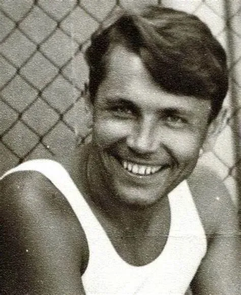 自己给自己割阑尾的苏联狠人