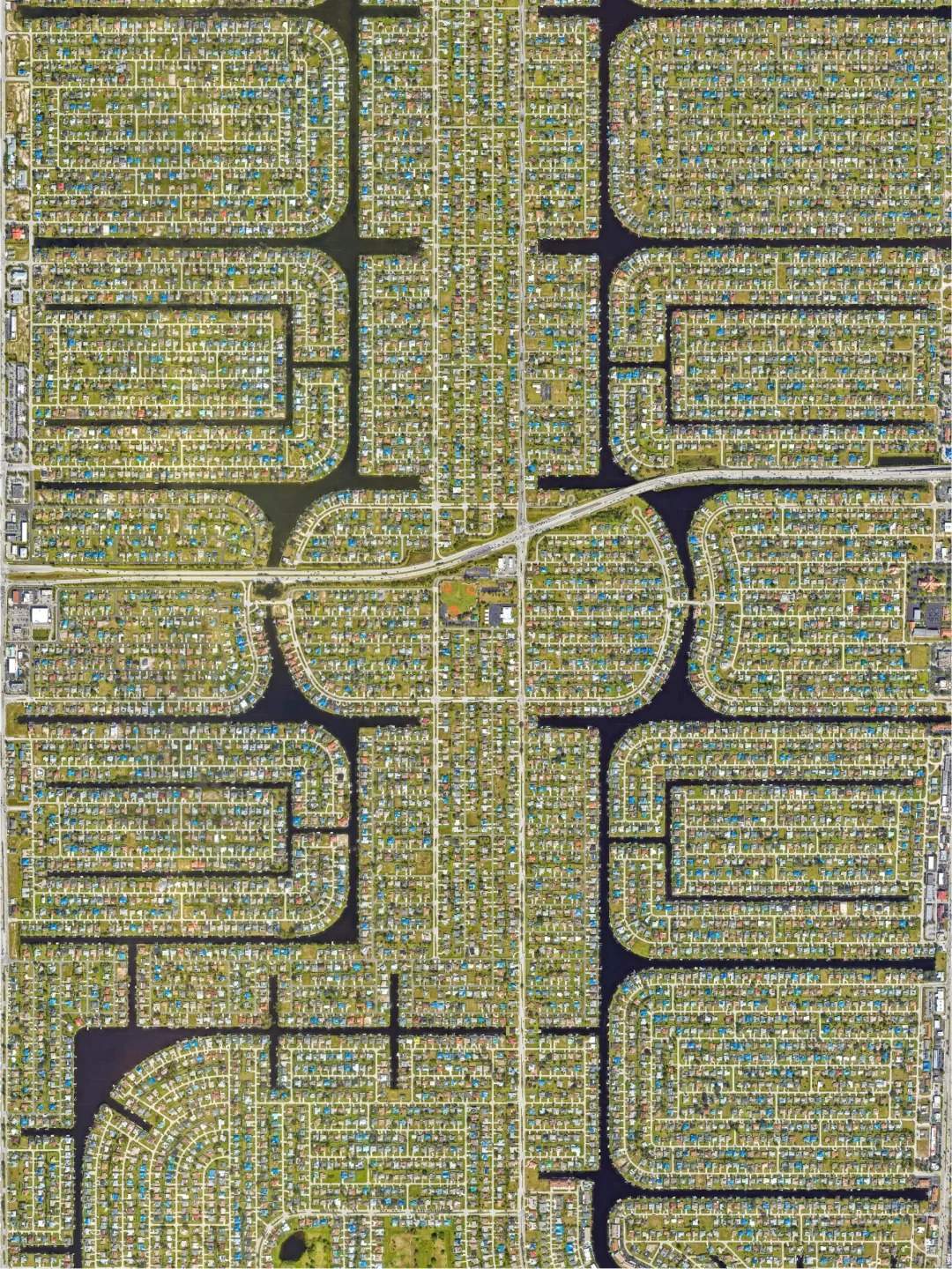 这房子布局看起来密集，其实并不密集