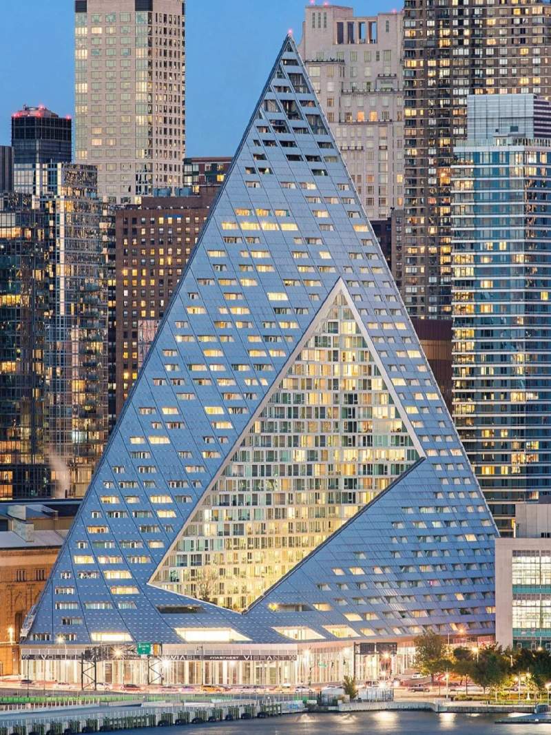 我告诉父母，我在纽约的家是一个三角形