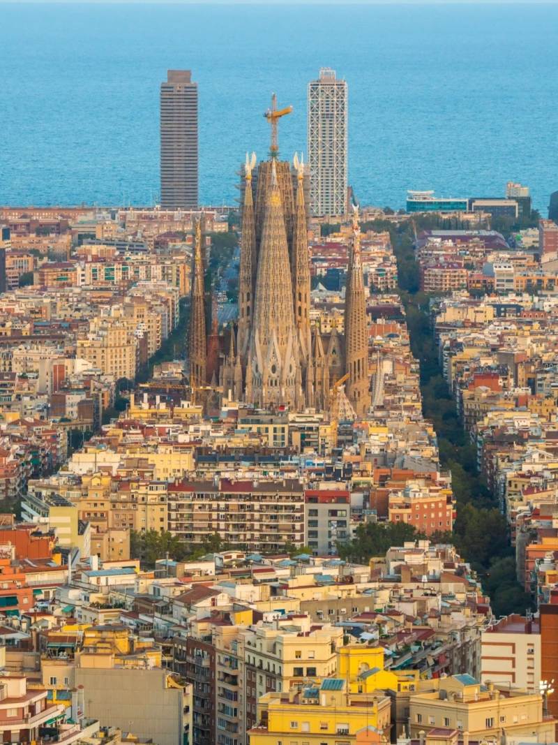 第一次走进巴塞罗那圣家堂 真的被震撼哭了