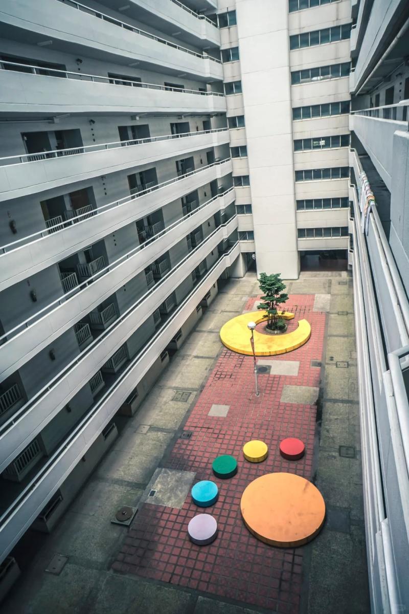 日本|还剩4000户住在这个1972年的团地公寓