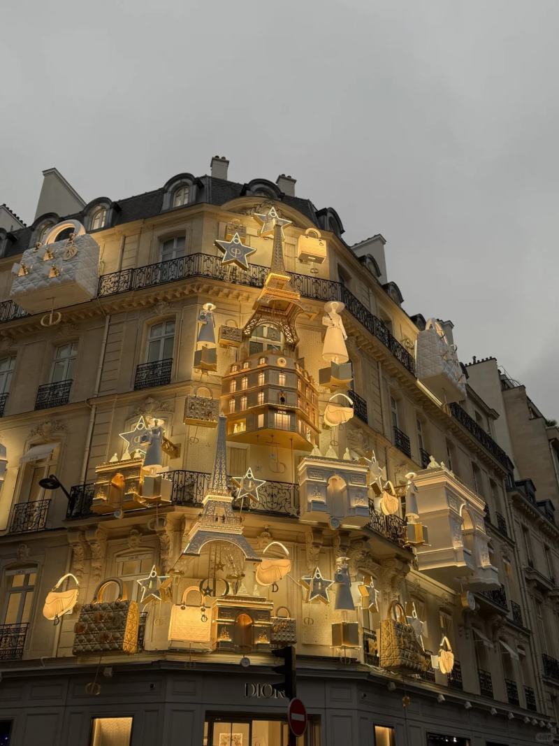 圣诞节的巴黎 总是带着一点魔法感