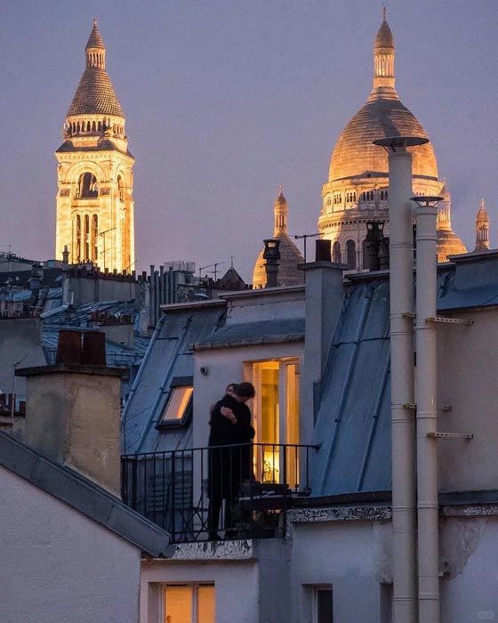 一瞥巴黎屋顶 我们活在巨大片场