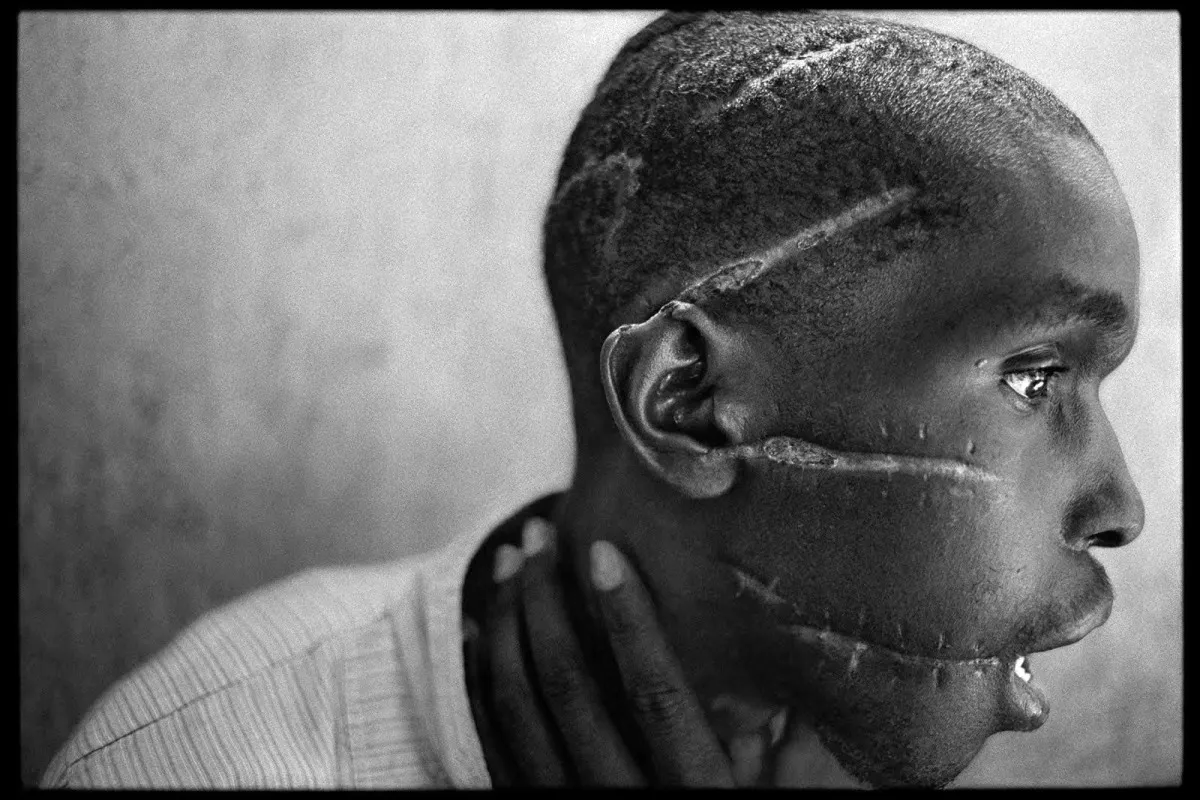 美国著名战地摄影记者詹姆斯·纳赫特韦：摄影是真相的见证