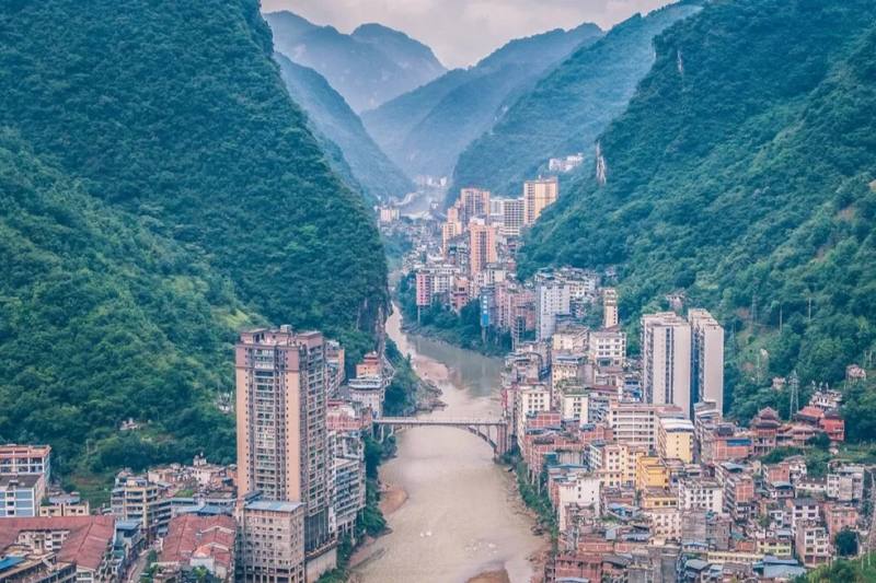 如何最快时间厘清一个县城的利益关系?