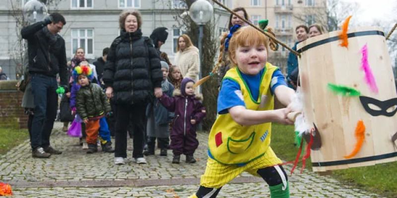 丹麦语的20个关键词(17)：Fastelavn在丹麦类似万圣节，但也可以是杀猫节？